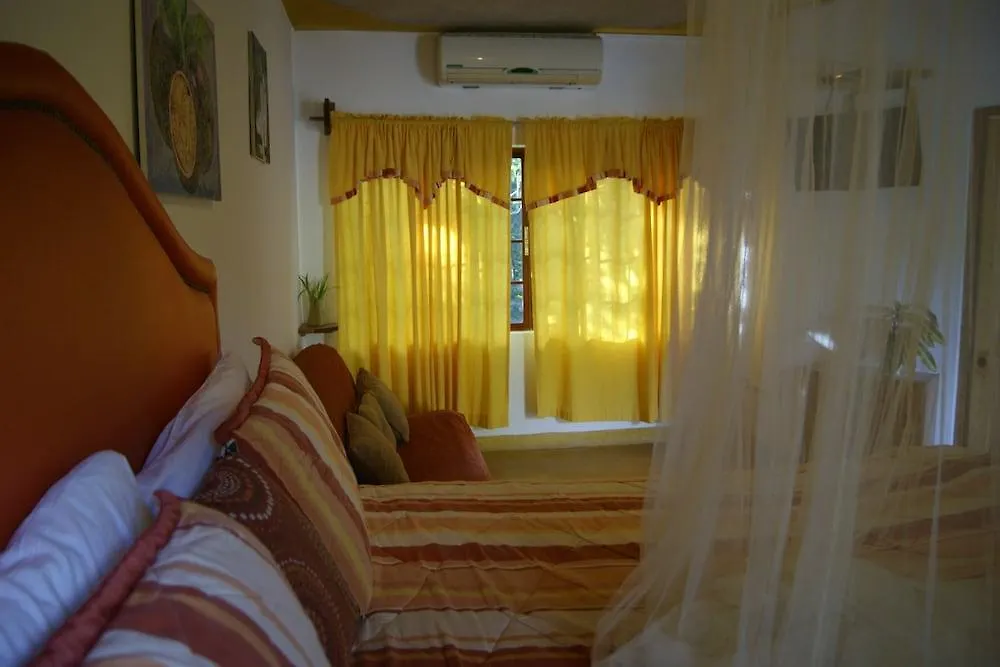 ***  San San Tropez Hotel Port Antonio Jamaica