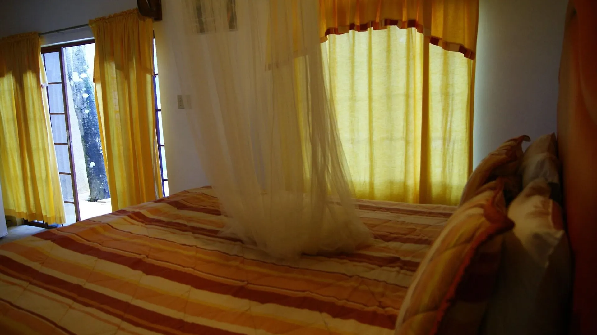 San San Tropez Hotel Port Antonio