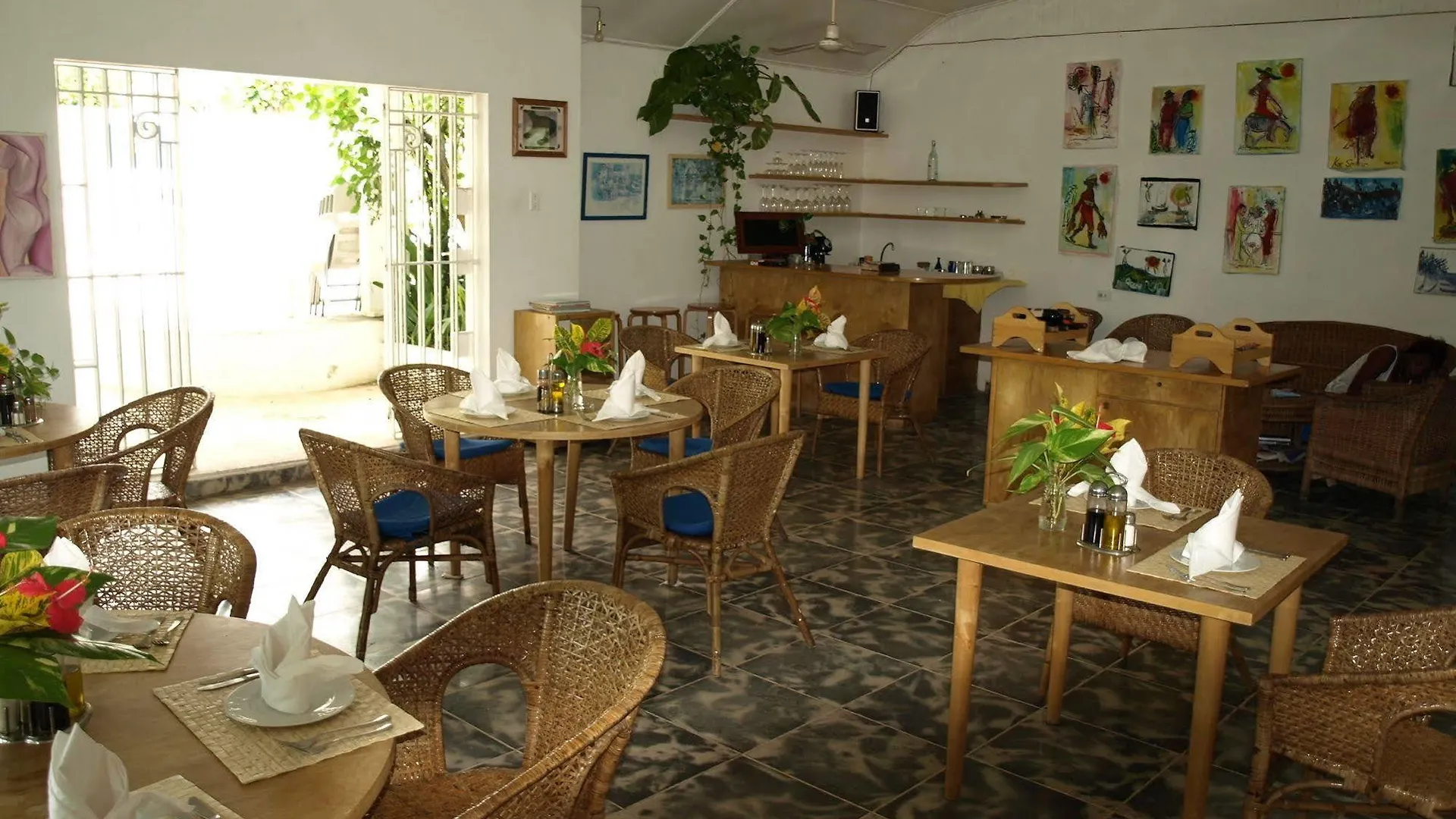 San San Tropez Hotel Port Antonio 3*,